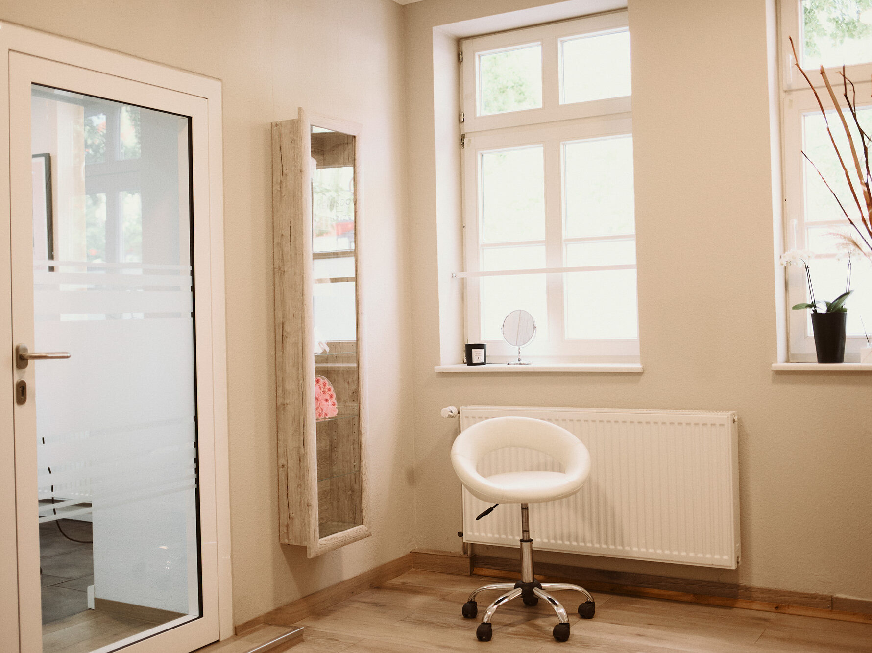 Räumlichkeit zur Zweithaarberatung im Salon Karen Reinsdorf-Henze, einem Friseursalon in Wernigerode.