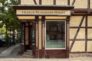 Außenansicht des Ffriseursalons von Karen Reinsdorf Henze in Wernigerode.